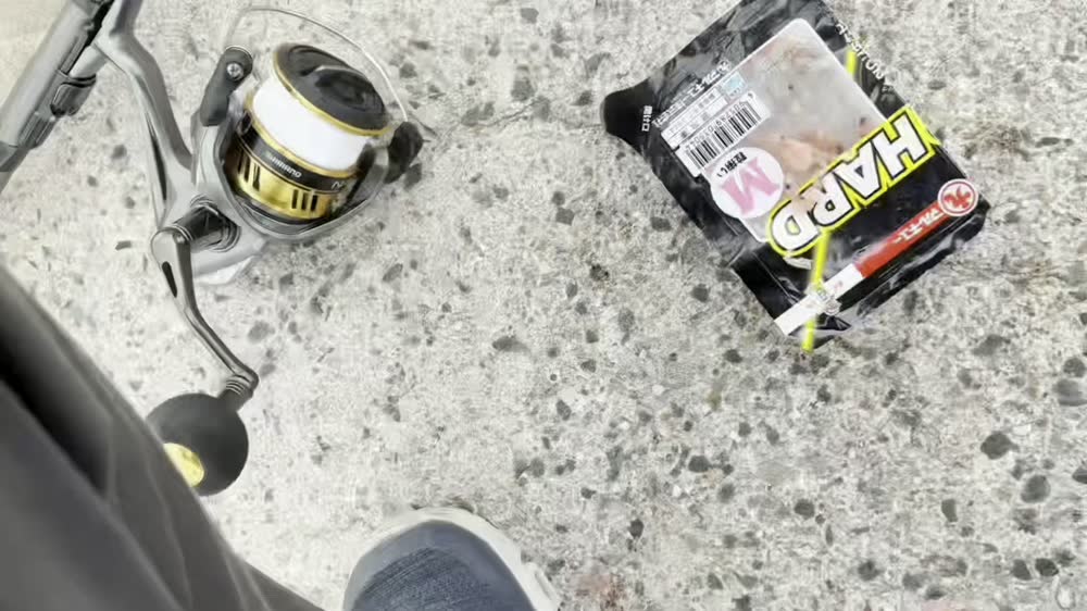 壊れかけの4000番スピニングリールとブラクリ仕掛けのパッケージ